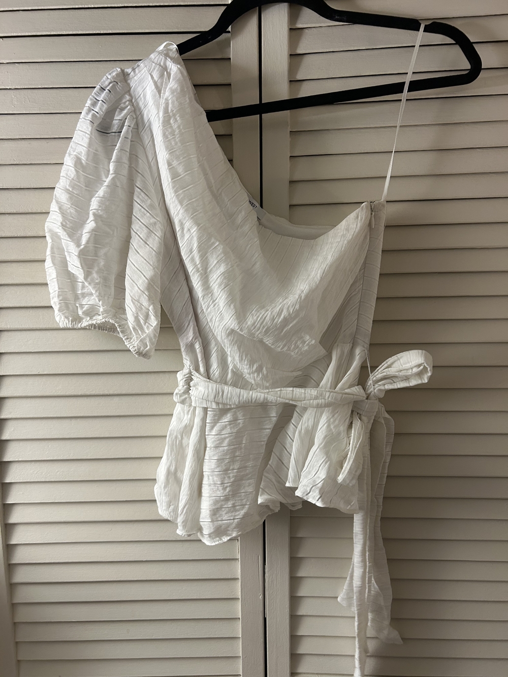 Nine West White One-Shoulder Textured Blouse